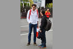 Foto zur News: Mattia Binotto (Ferrari) mit Nicolas Todt (Manager Charles Leclerc)