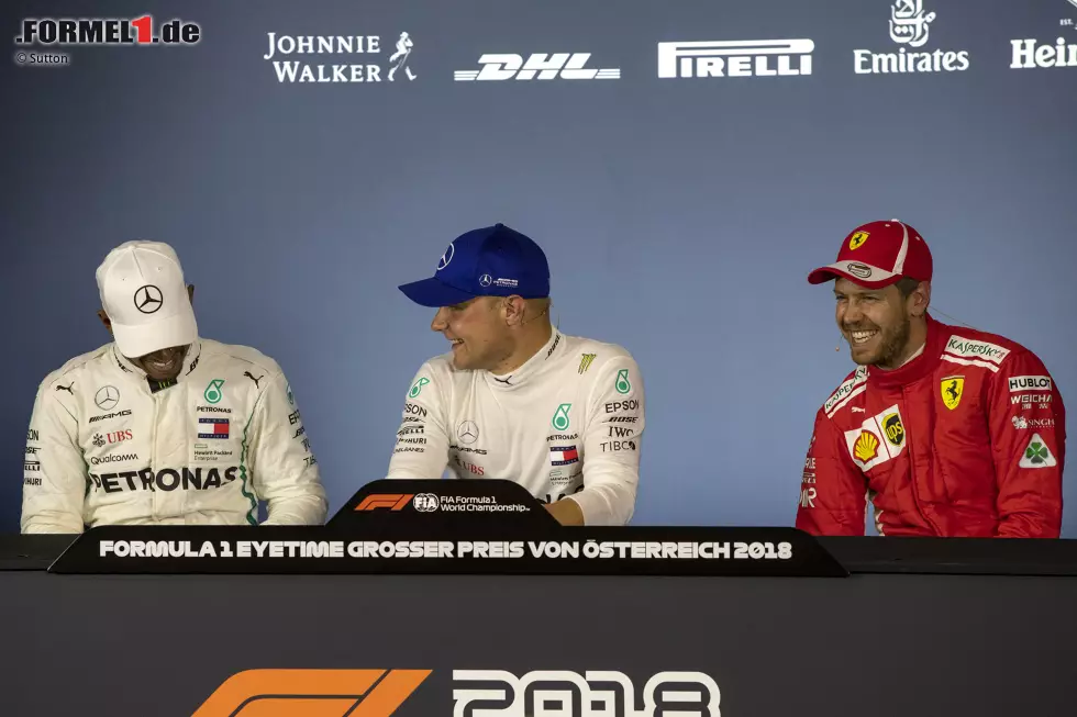 Foto zur News: Lewis Hamilton (Mercedes), Valtteri Bottas (Mercedes) und Sebastian Vettel (Ferrari)