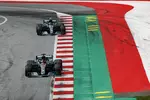 Foto zur News: Lewis Hamilton (Mercedes) und Valtteri Bottas (Mercedes)