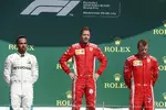 Foto zur News: Lewis Hamilton (Mercedes), Sebastian Vettel (Ferrari) und Kimi Räikkönen (Ferrari)