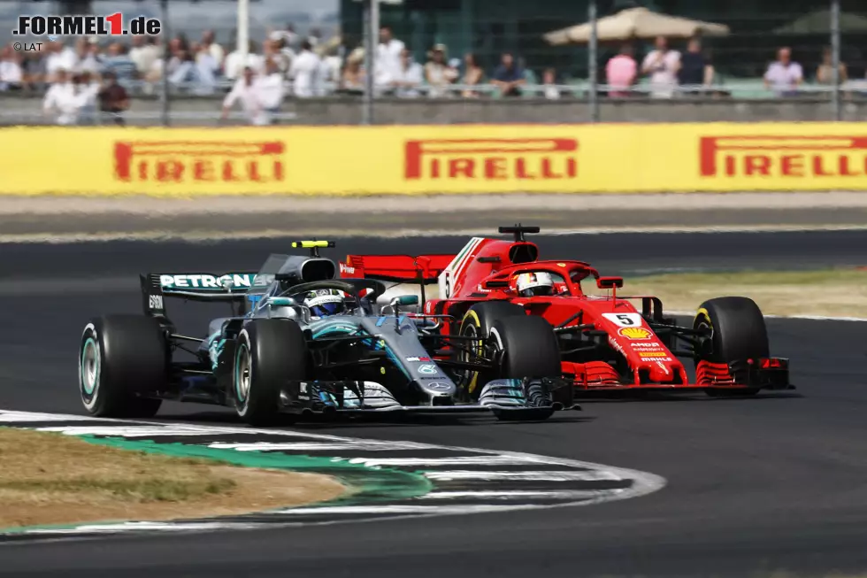 Foto zur News: Valtteri Bottas (Mercedes) und Sebastian Vettel (Ferrari)