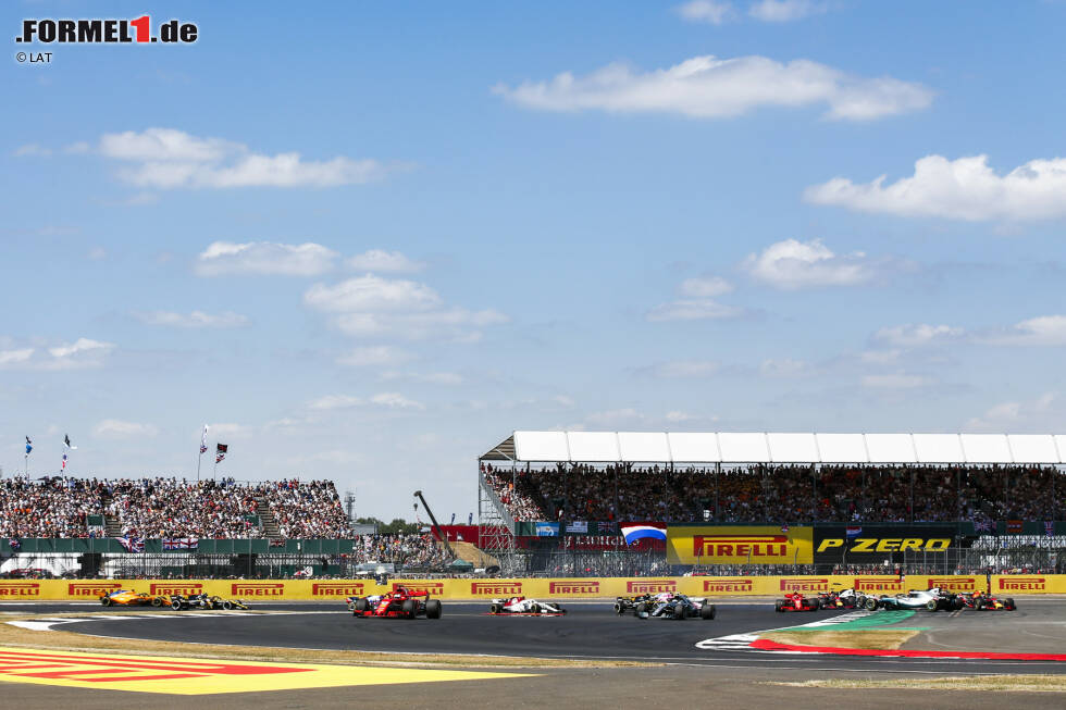 Sebastian Vettel (Ferrari), Valtteri Bottas (Mercedes), Kimi Räikkönen (Ferrari) und Lewis Hamilton (Mercedes) Sebastian Vettel (Ferrari), Valtteri Bottas (Mercedes), Kimi Räikkönen (Ferrari) und Lewis Hamilton (Mercedes)