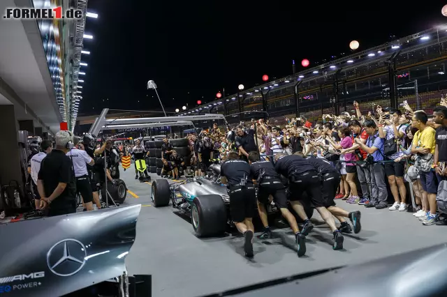 #3 Mit 404 Metern besitzt der Marina Bay Street Circuit eine der längsten Boxengassen im F1-Kalender Foto zur News: #3 Mit 404 Metern besitzt der Marina Bay Street Circuit eine der längsten Boxengassen im F1-Kalender