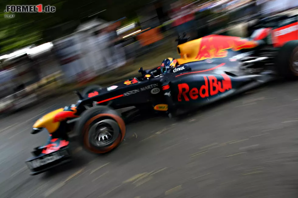 Foto zur News: Patrick Friesacher Im Red Bull RB8