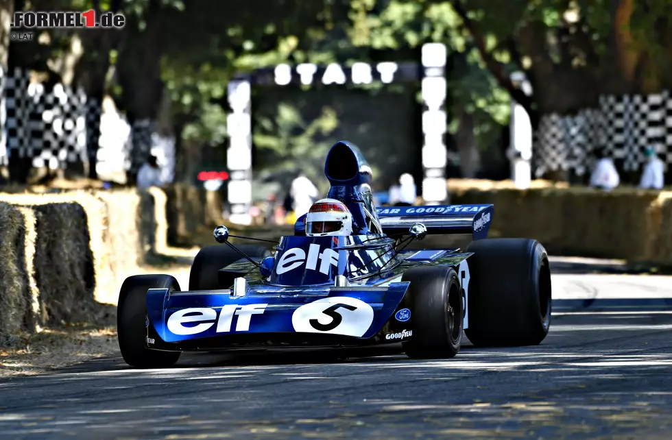 Foto zur News: Jackie Stewart im Tyrell 006