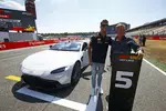 Foto zur News: Daniel Ricciardo und Martin Brundle (Red Bull)