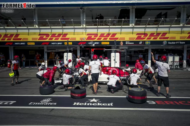 Foto zur News: Boxenstopptraining mit Charles Leclerc (Sauber)