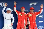 Foto zur News: Valtteri Bottas (Mercedes), Sebastian Vettel (Ferrari) und Kimi Räikkönen (Ferrari)