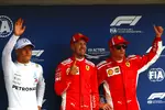 Foto zur News: Valtteri Bottas (Mercedes), Sebastian Vettel (Ferrari) und Kimi Räikkönen (Ferrari)