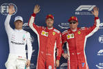 Foto zur News: Valtteri Bottas (Mercedes), Sebastian Vettel (Ferrari) und Kimi R?ikk?nen (Ferrari)