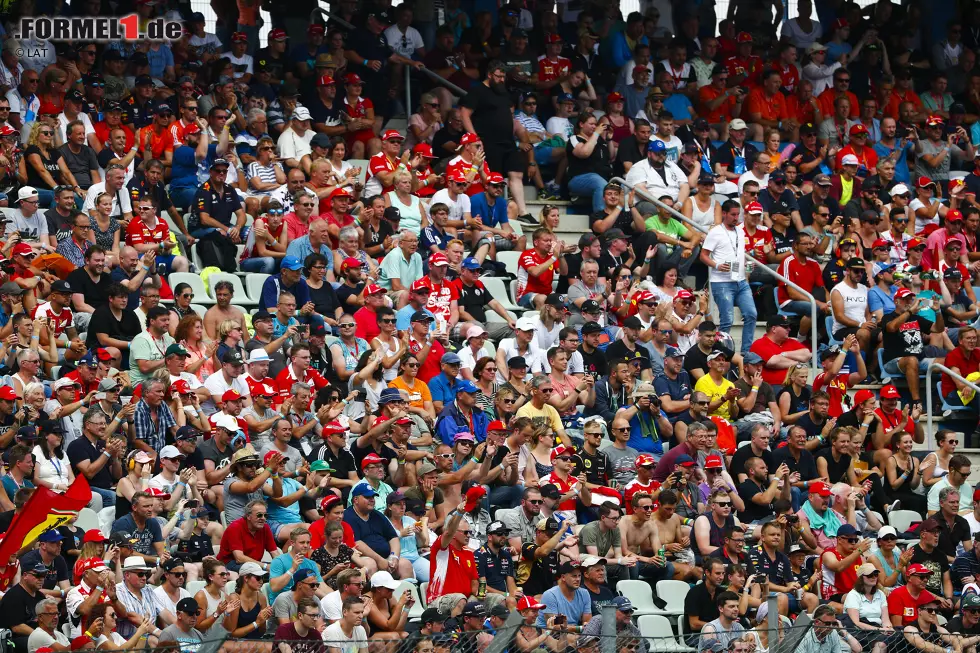 Foto zur News: Fans in Hockenheim