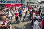 Foto zur News: Charles Leclerc (Sauber), Pierre Gasly (Toro Rosso) und Carlos Sainz (Renault)