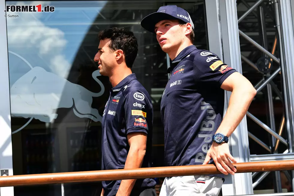 Foto zur News: Max Verstappen (Red Bull) und Daniel Ricciardo (Red Bull)