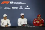 Foto zur News: Valtteri Bottas (Mercedes), Lewis Hamilton (Mercedes) und Kimi Räikkönen (Ferrari)