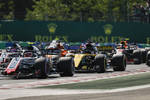 Foto zur News: Kevin Magnussen (Haas), Nico Hülkenberg (Renault), Fernando Alonso (McLaren) und Daniel Ricciardo (Red Bull)