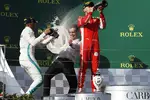 Foto zur News: Lewis Hamilton (Mercedes) und Sebastian Vettel (Ferrari)