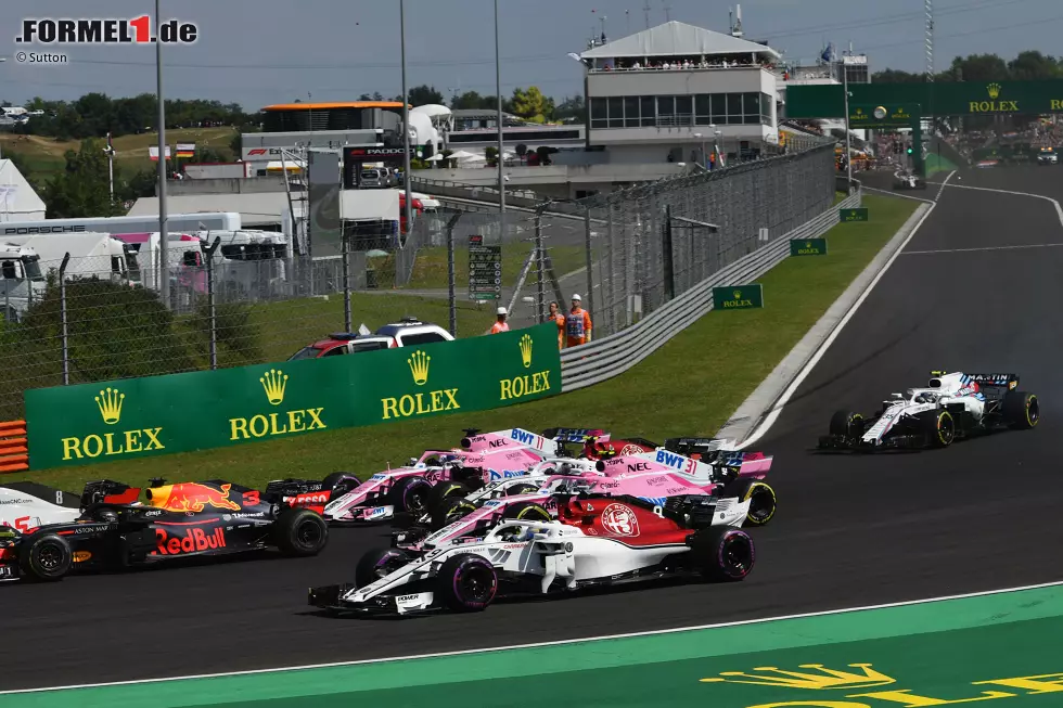 Foto zur News: Marcus Ericsson (Sauber) und Esteban Ocon (Force India)