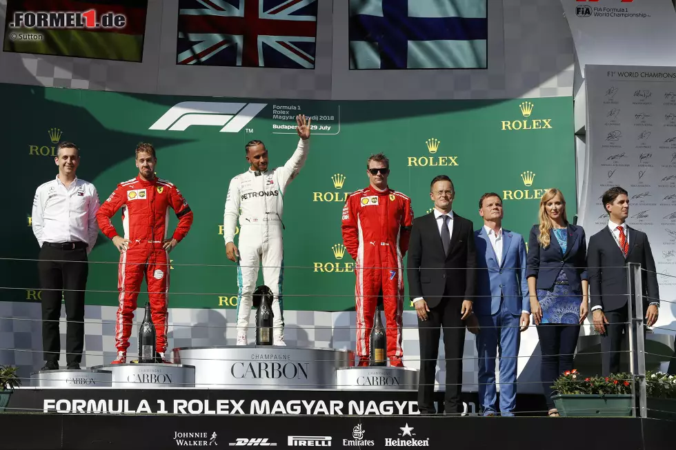 Foto zur News: Sebastian Vettel (Ferrari), Lewis Hamilton (Mercedes) und Kimi Räikkönen (Ferrari)