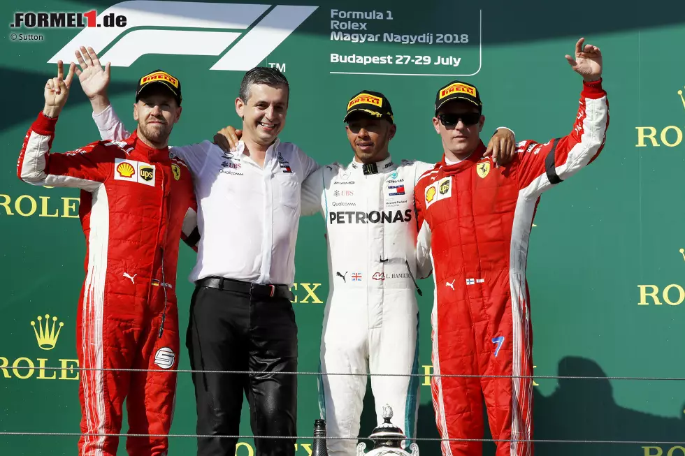 Foto zur News: Sebastian Vettel (Ferrari), Lewis Hamilton (Mercedes) und Kimi Räikkönen (Ferrari)