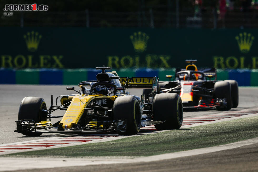 Foto zur News: Nico Hülkenberg (Renault) und Daniel Ricciardo (Red Bull)