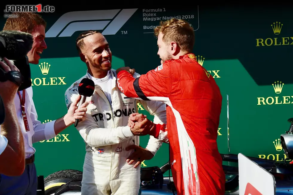 Foto zur News: Lewis Hamilton (Mercedes) und Sebastian Vettel (Ferrari)