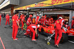 Foto zur News: Boxenstopp-Training bei Ferrari