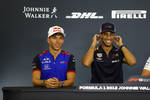 Foto zur News: Pierre Gasly (Toro Rosso) und Daniel Ricciardo (Red Bull)