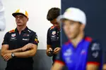 Foto zur News: Max Verstappen (Red Bull) und Pierre Gasly (Toro Rosso)