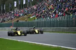 Foto zur News: Nico Hülkenberg (Renault) und Carlos Sainz (Renault)