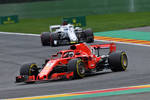 Foto zur News: Kimi Räikkönen (Ferrari) und Marcus Ericsson (Sauber)