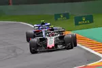 Foto zur News: Kevin Magnussen (Haas) und Pierre Gasly (Toro Rosso)