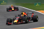 Foto zur News: Daniel Ricciardo (Red Bull) und Max Verstappen (Red Bull)