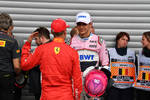 Foto zur News: Sebastian Vettel (Ferrari) und Esteban Ocon (Racing Point)