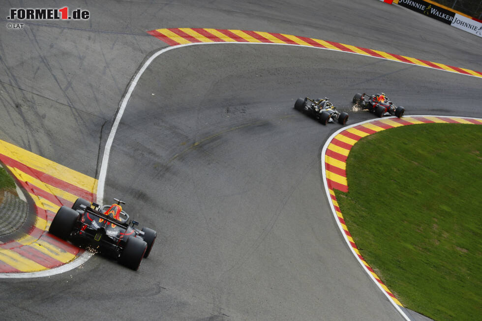 Foto zur News: Max Verstappen (Red Bull), Nico Hülkenberg (Renault) und Daniel Ricciardo (Red Bull)