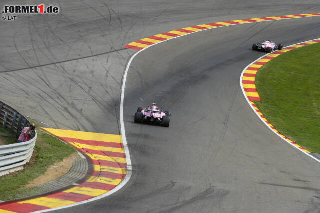 Foto zur News: Sergio Perez (Racing Point) und Esteban Ocon (Racing Point)