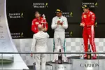 Foto zur News: Lewis Hamilton (Mercedes) und Sebastian Vettel (Ferrari)