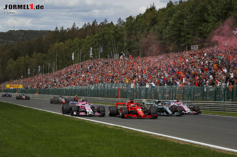 Foto zur News: Esteban Ocon (Racing Point), Sebastian Vettel (Ferrari), Lewis Hamilton (Mercedes) und Sergio Perez (Racing Point)
