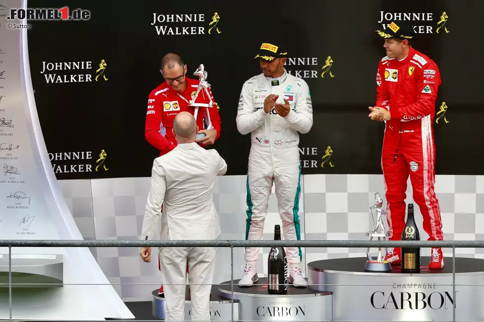 Foto zur News: Lewis Hamilton (Mercedes) und Sebastian Vettel (Ferrari)