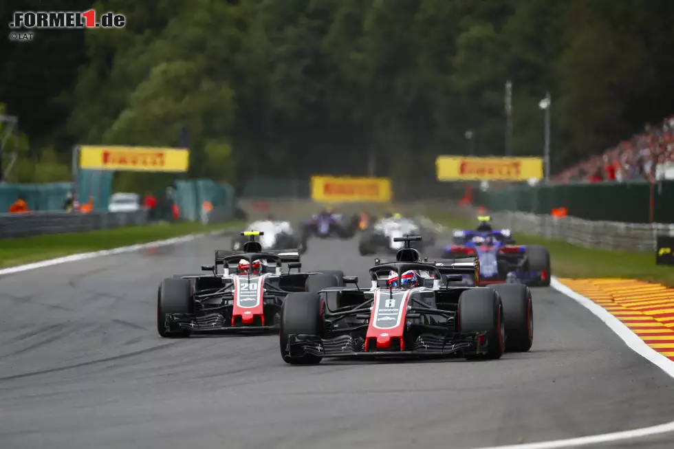 Foto zur News: Romain Grosjean (Haas) und Kevin Magnussen (Haas)