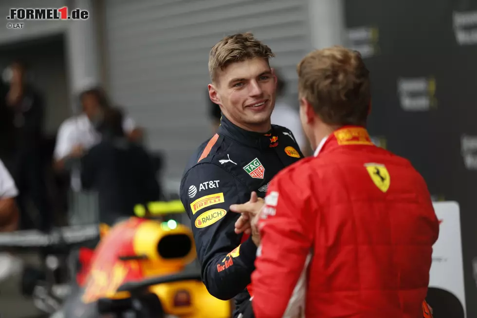 Foto zur News: Max Verstappen (Red Bull) und Sebastian Vettel (Ferrari)