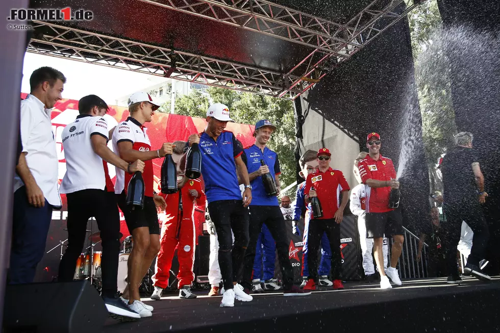 Foto zur News: Charles Leclerc (Sauber), Marcus Ericsson (Sauber), Pierre Gasly (Toro Rosso), Brendon Hartley (Toro Rosso) und Sebastian Vettel (Ferrari)