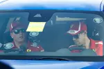 Foto zur News: Kimi Räikkönen (Ferrari) und Sebastian Vettel (Ferrari)