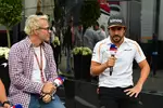 Foto zur News: Jacques Villeneuve und Fernando Alonso (McLaren)