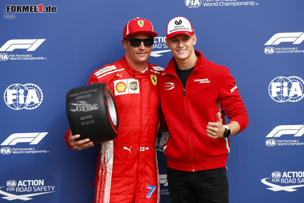 Foto zur News: Kimi Räikkönen (Ferrari) und Mick Schumacher