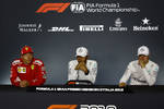 Foto zur News: Kimi Räikkönen (Ferrari), Lewis Hamilton (Mercedes) und Valtteri Bottas (Mercedes)