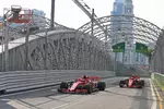 Foto zur News: Sebastian Vettel (Ferrari) und Kimi Räikkönen (Ferrari)