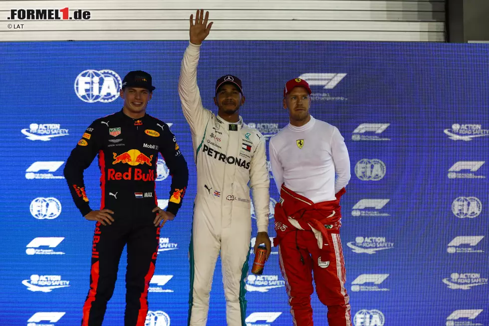 Foto zur News: Max Verstappen (Red Bull), Lewis Hamilton (Mercedes) und Sebastian Vettel (Ferrari)