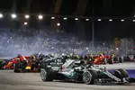 Foto zur News: Lewis Hamilton (Mercedes) und Sebastian Vettel (Ferrari)