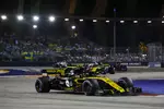 Foto zur News: Carlos Sainz (Renault) und Nico Hülkenberg (Renault)