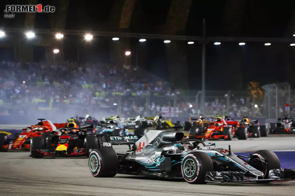 Foto zur News: Lewis Hamilton (Mercedes) und Sebastian Vettel (Ferrari)